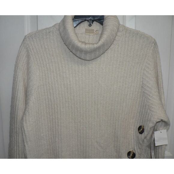 Cloth By Design Side Button Detail Turtleneck Sweater Pearl Essence Medium $49 - Picture 2 of 3